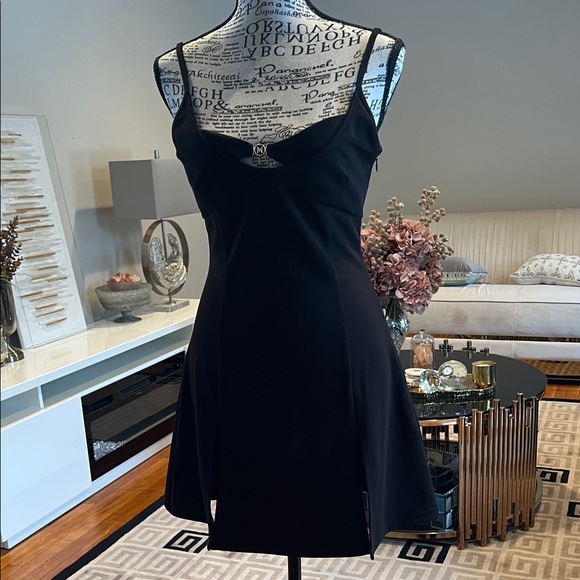 MWSHKI DRESS - Picture 1 of 8